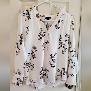 EUC - Ann Taylor Petite Floral Mixed Media Pleat Front Top Size SP